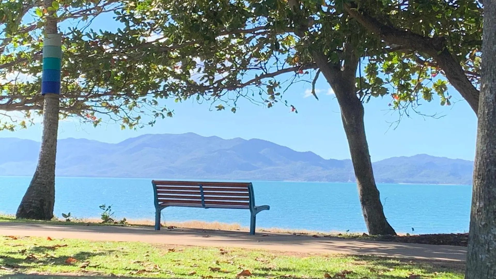 Shambhala Retreat Magnetic Island Cottages Nelly Bay Holiday home