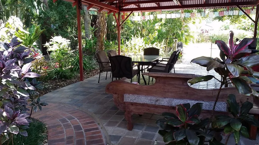 Shambhala Retreat Magnetic Island Cottages Nelly Bay